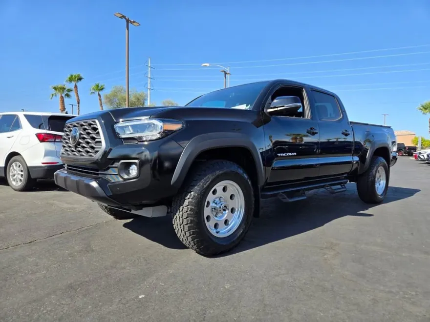 2023 Toyota Tacoma SR5 photo 1