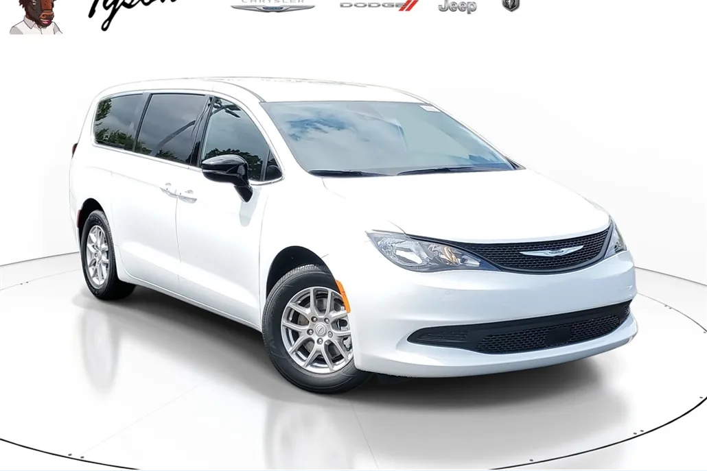 2026 Chrysler Voyager LX photo 1