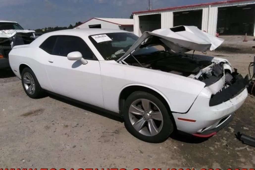 2019 Dodge Challenger SXT photo 1