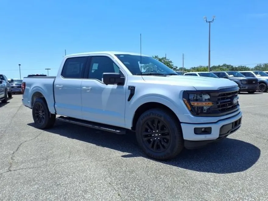 2025 Ford F-150 XLT photo 1