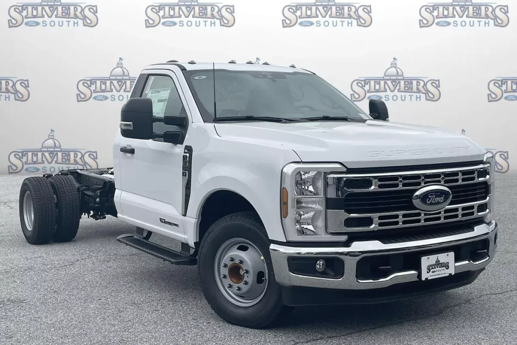 2025 Ford F-350 XL photo 1