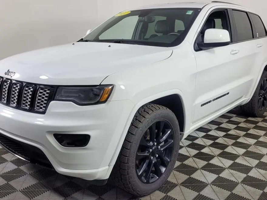 2022 Jeep Cherokee Laredo X photo 1