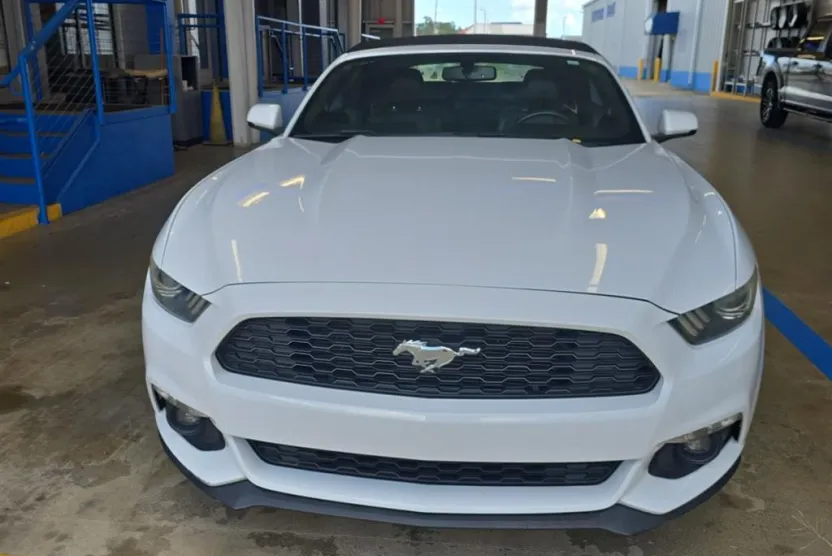 2016 Ford Mustang EcoBoost Premium photo 1