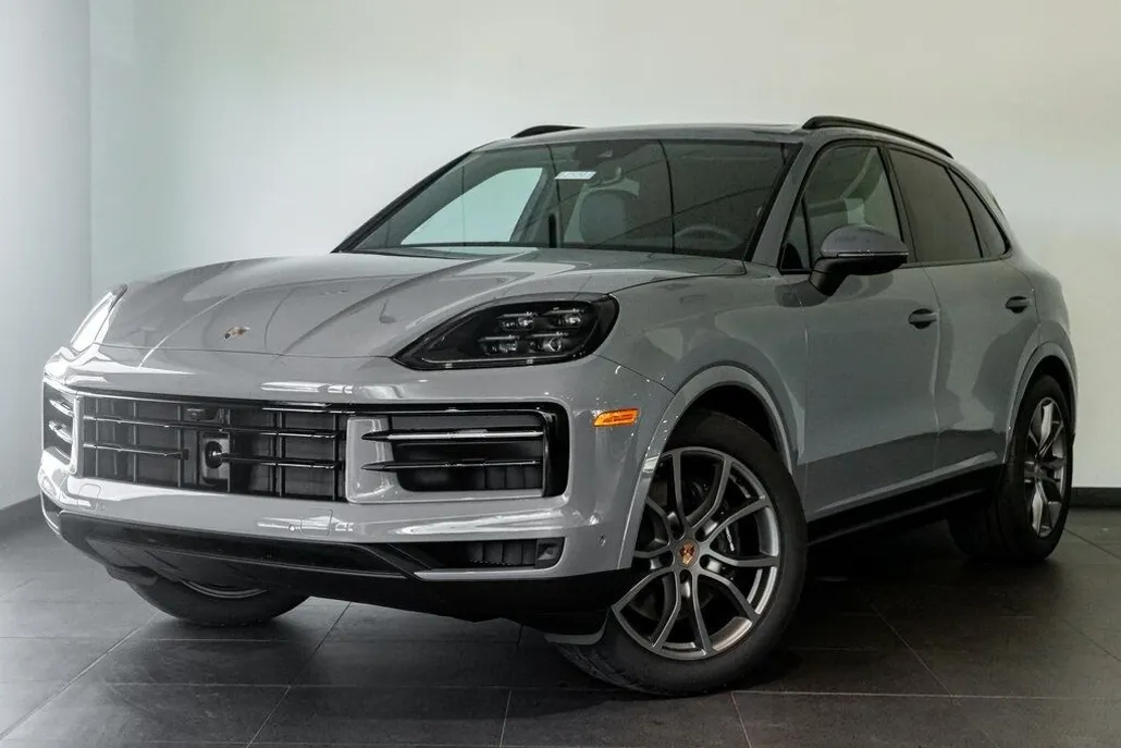 2025 Porsche Cayenne photo 1