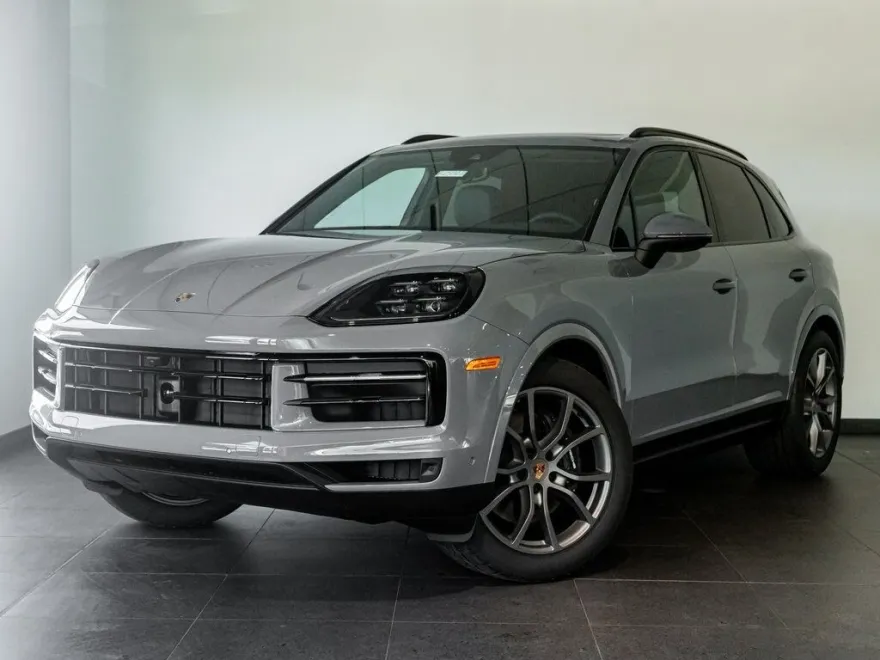 2025 Porsche Cayenne photo 1