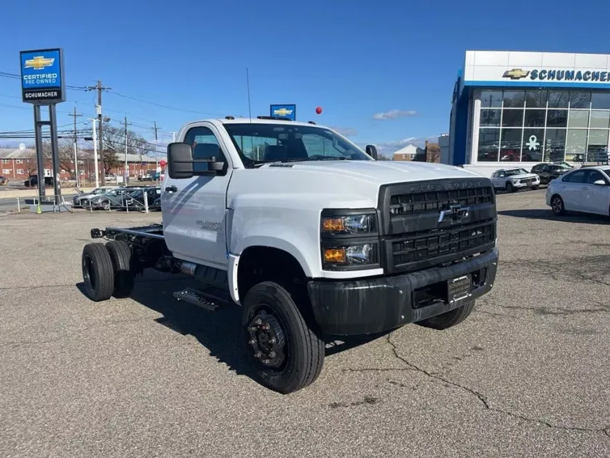 2023 Chevrolet Silverado 5500HD Work Truck photo 1