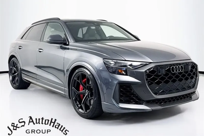 2025 Audi RS Q8 photo 1