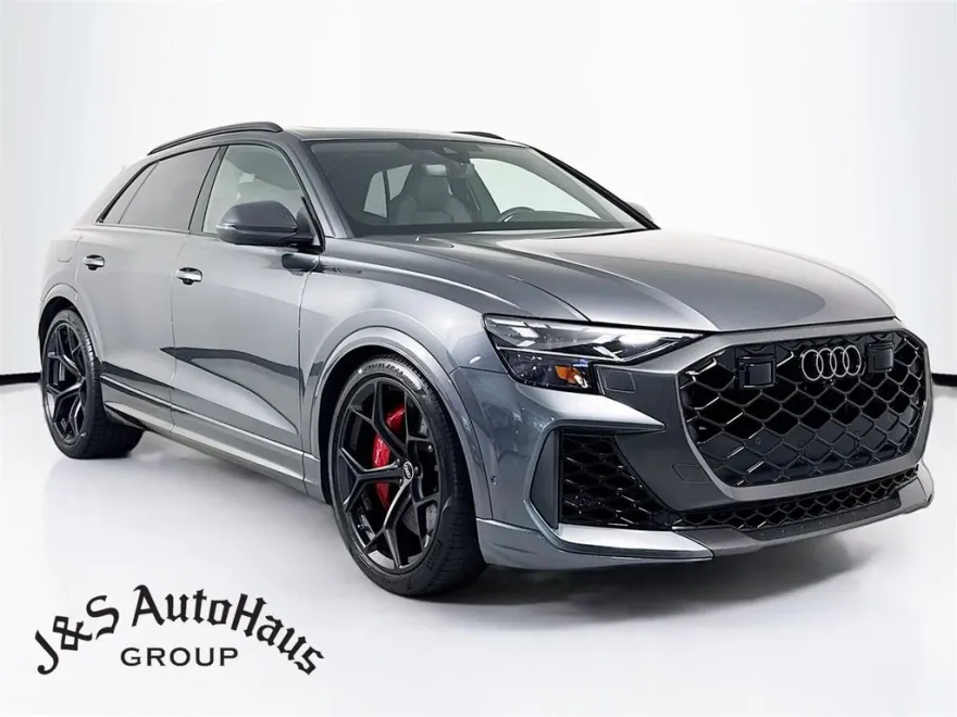 2025 Audi RS Q8 photo 1