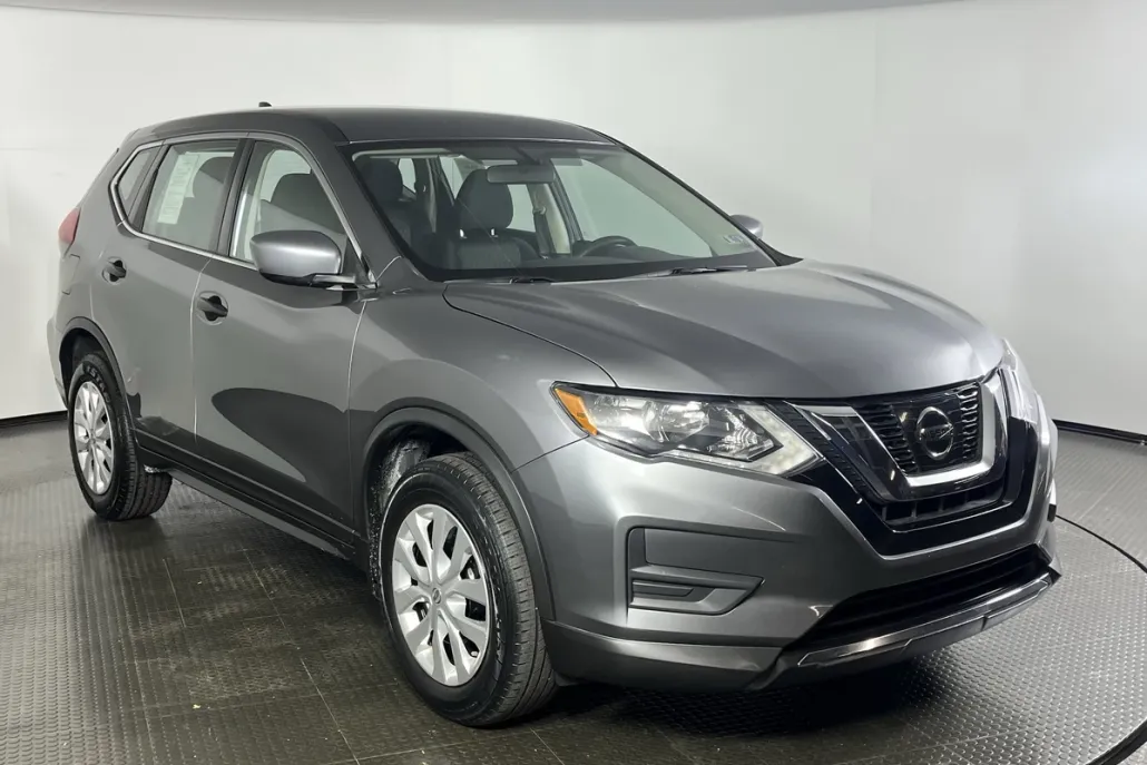 2017 Nissan Rogue AWD S photo 1