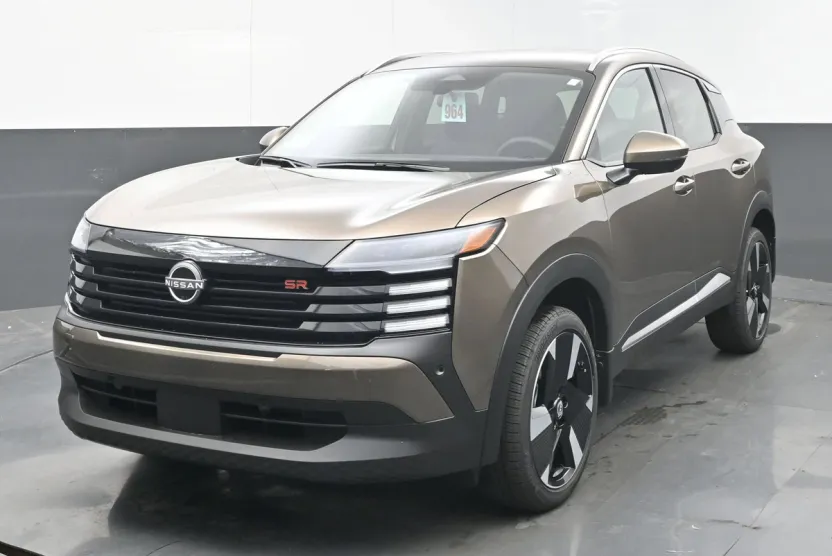 2025 Nissan Kicks SR photo 1