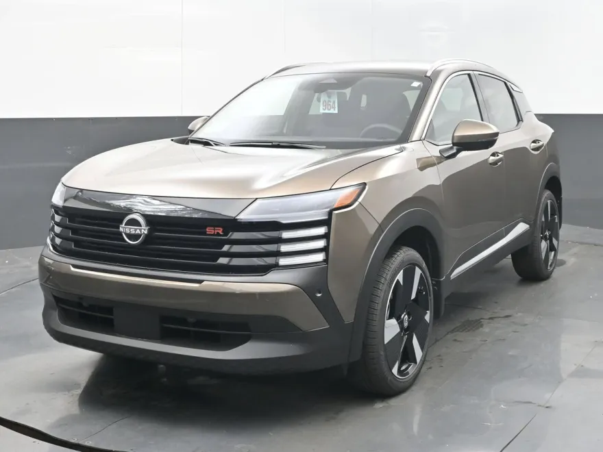 2025 Nissan Kicks SR photo 1