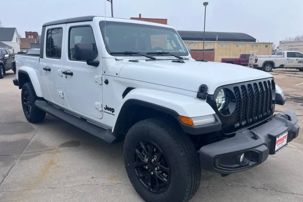 2022 Jeep Gladiator Altitude photo 1