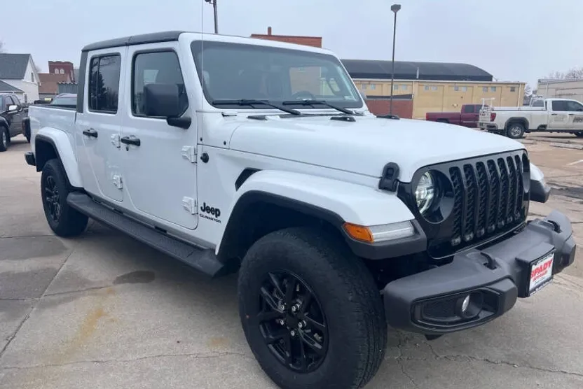 2022 Jeep Gladiator Altitude photo 1