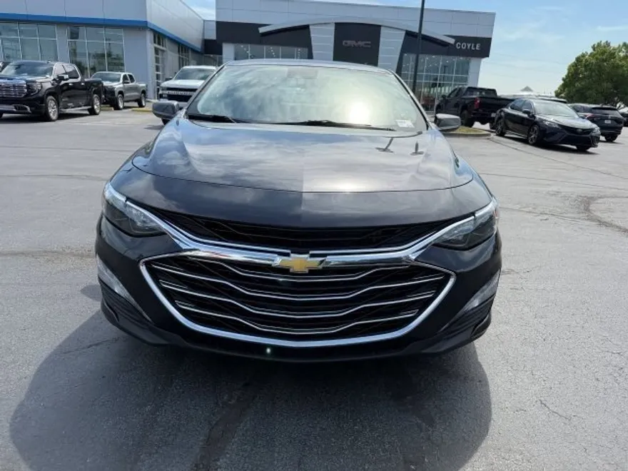 2023 Chevrolet Malibu 1LT photo 1
