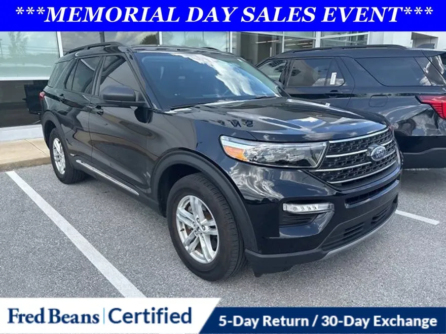 2022 Ford Explorer XLT photo 1