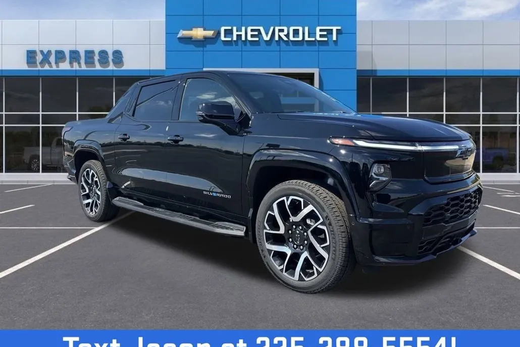 2024 Chevrolet Silverado EV RST photo 1