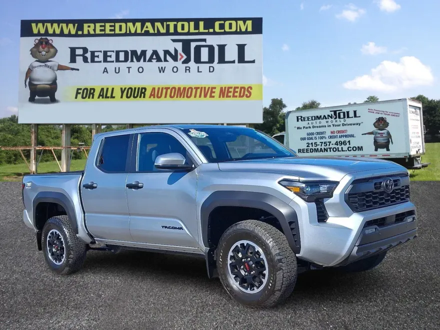 2025 Toyota Tacoma TRD 4x4 photo 1