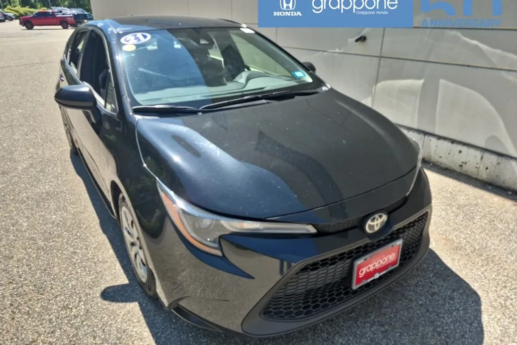 2021 Toyota Corolla LE photo 1