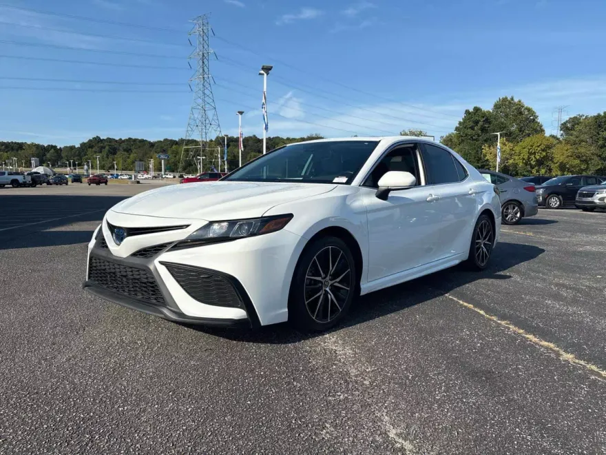 2023 Toyota Camry Hybrid SE photo 1
