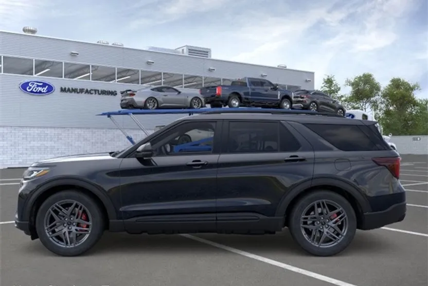 2025 Ford Explorer ST photo 1
