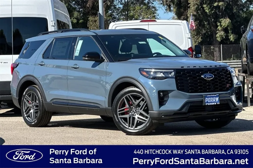 2025 Ford Explorer ST photo 1