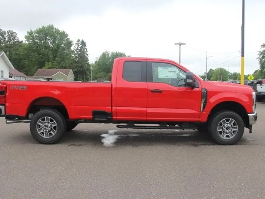 2025 Ford F-350 XLT photo 1