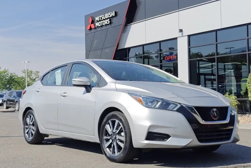 2021 Nissan Versa 1.6 SV photo 1