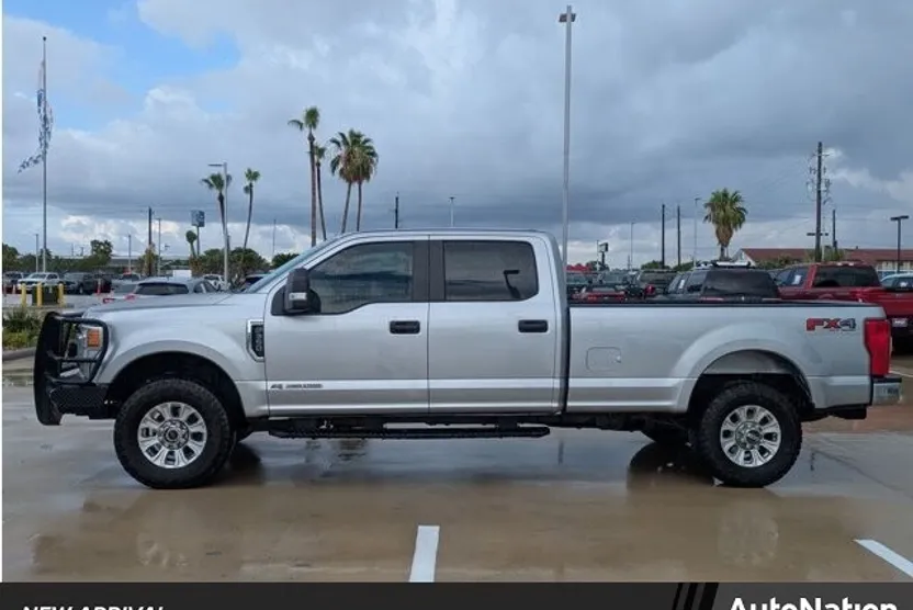 2022 Ford F-350 XL photo 1
