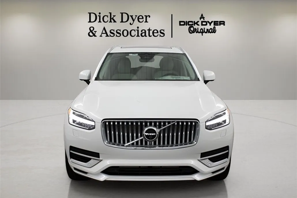 2025 Volvo XC90 T8 Plus photo 1