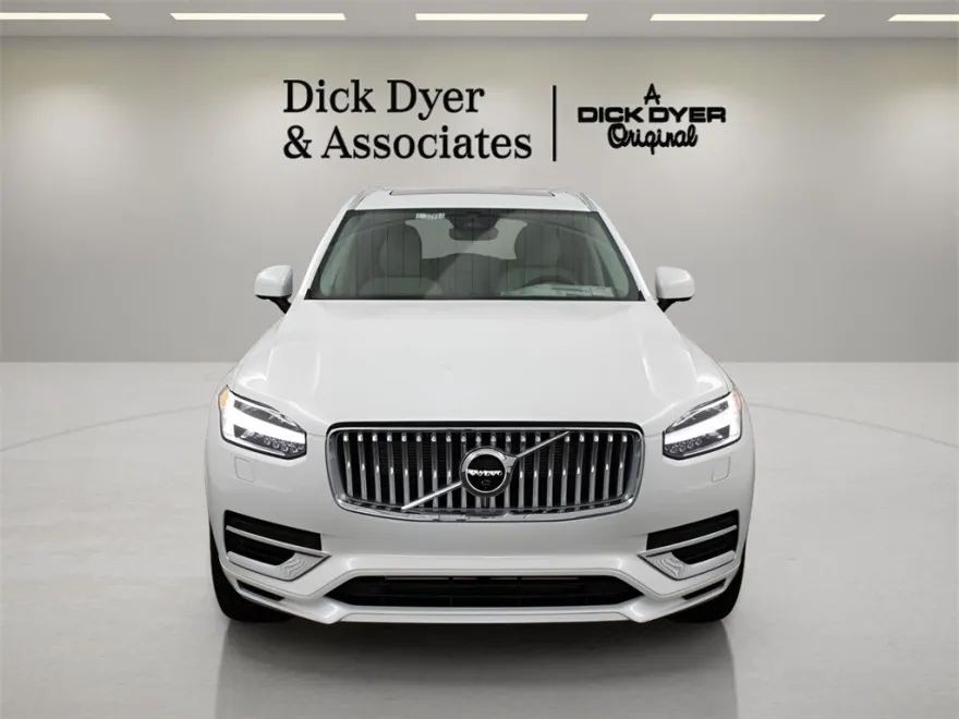 2025 Volvo XC90 T8 Plus photo 1