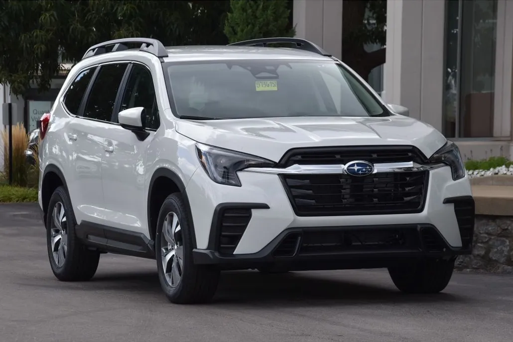 2025 Subaru Ascent Premium photo 1