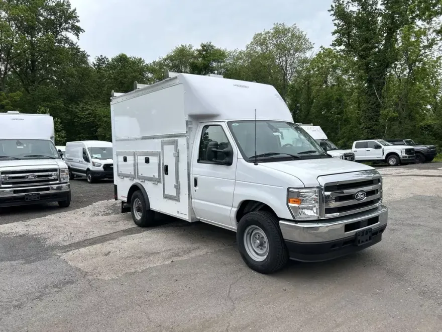 2026 Ford E-350 Base photo 1