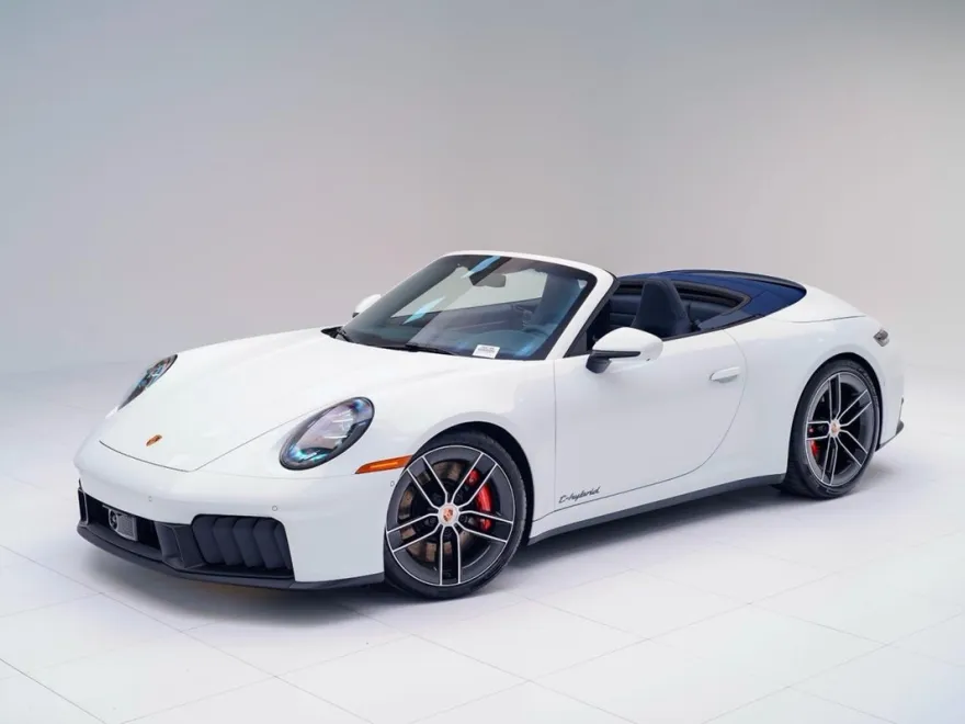 2026 Porsche 911 4 GTS Cabriolet photo 1