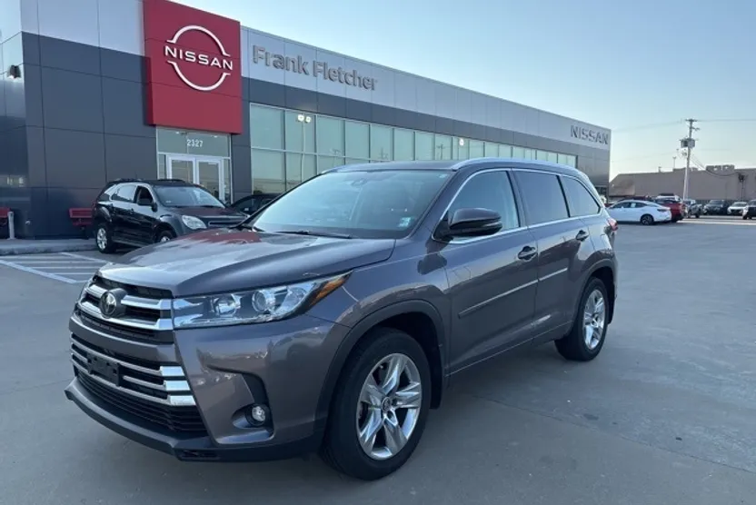 2019 Toyota Highlander Limited Platinum photo 1