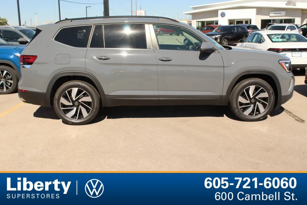 2026 Volkswagen Atlas SE Technology photo 1