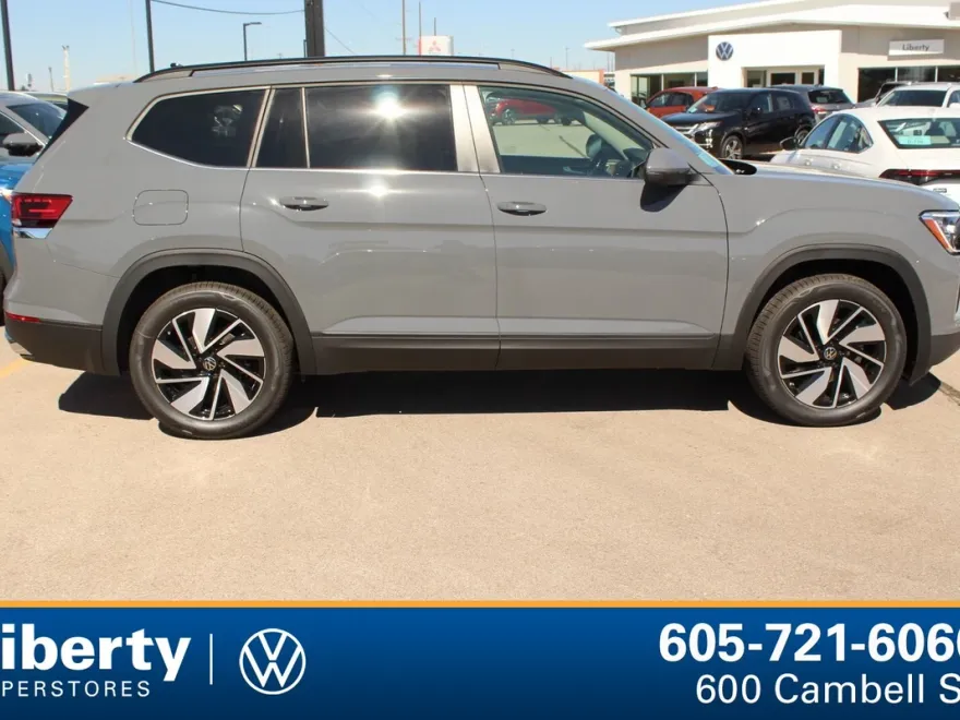2026 Volkswagen Atlas SE Technology photo 1
