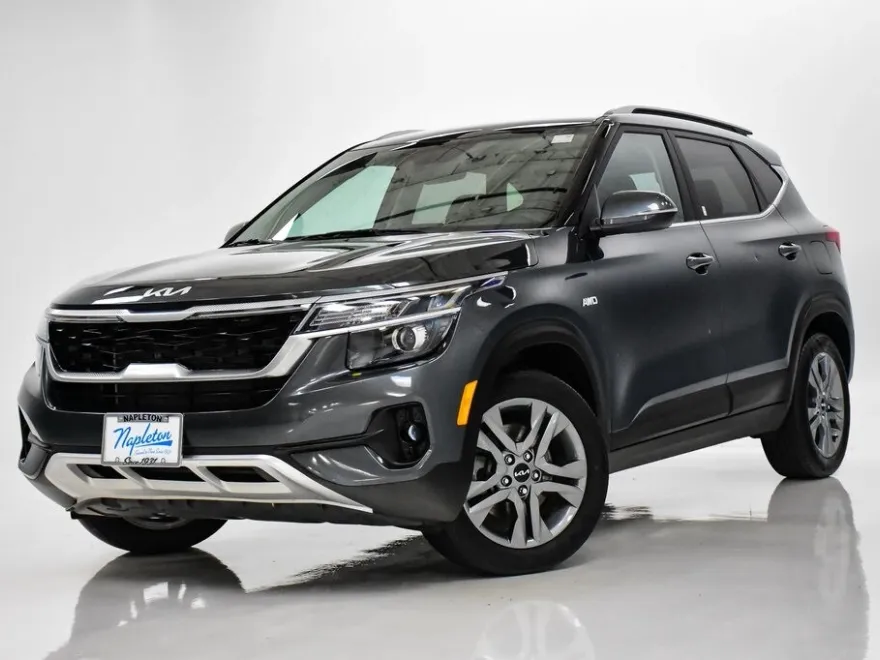 2023 Kia Seltos S photo 1
