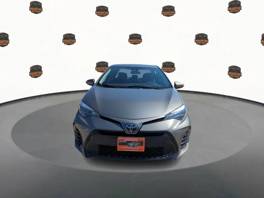 2017 Toyota Corolla LE photo 1