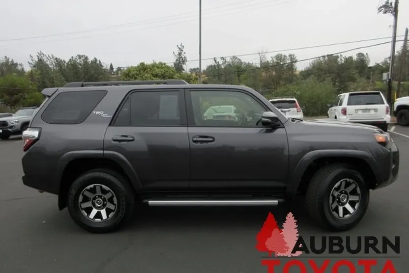 2023 Toyota 4Runner TRD Off-Road Premium photo 1