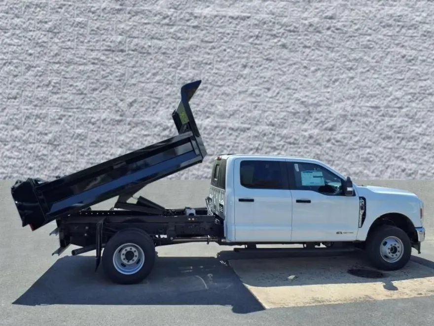 2024 Ford F-350 XL photo 1
