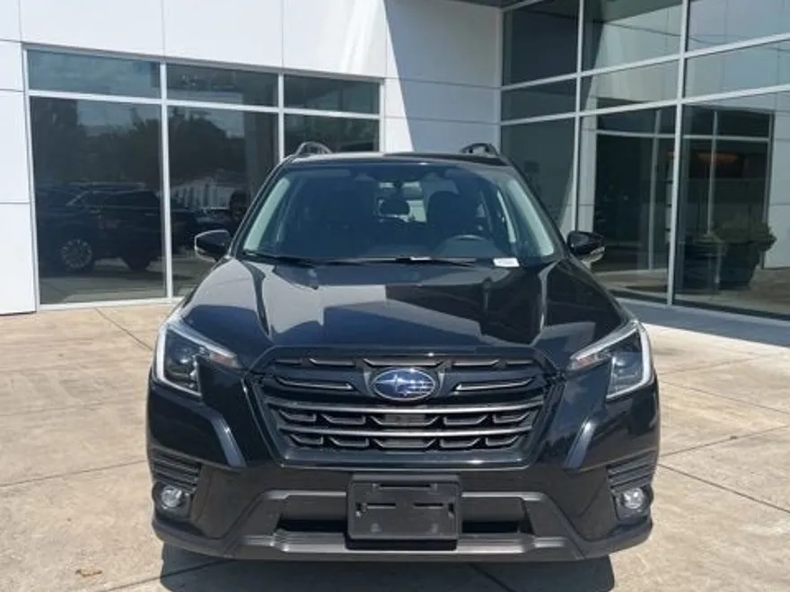 2024 Subaru Forester Limited photo 1