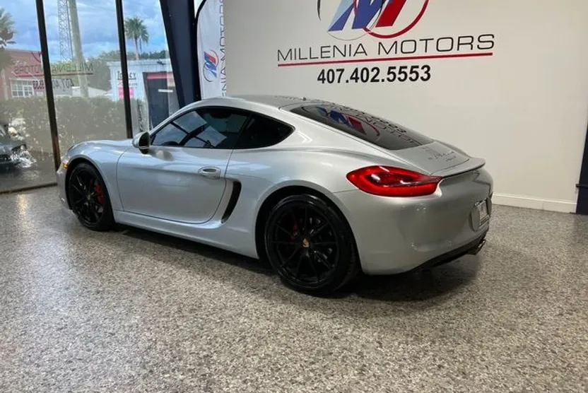 2015 Porsche Cayman S photo 1