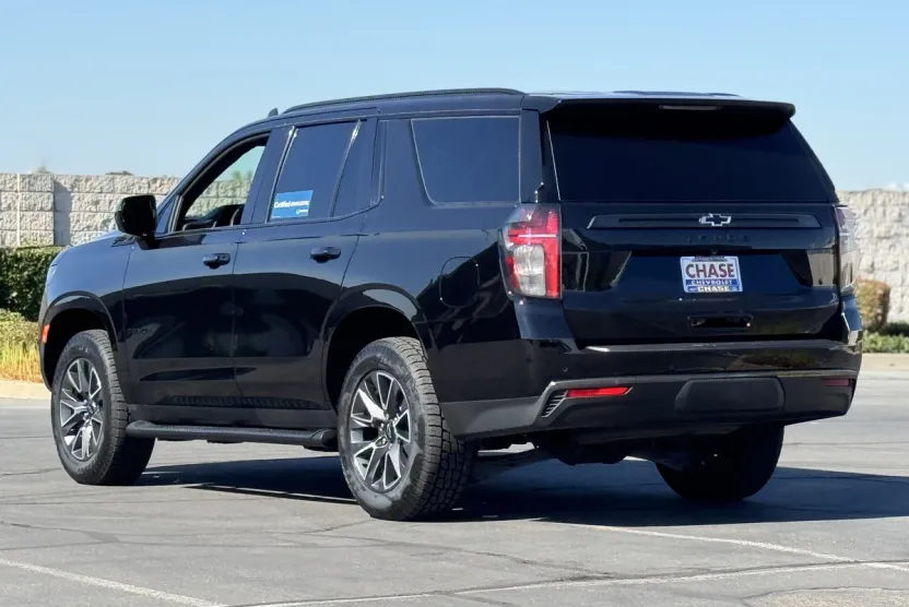 2021 Chevrolet Tahoe Z71 photo 1