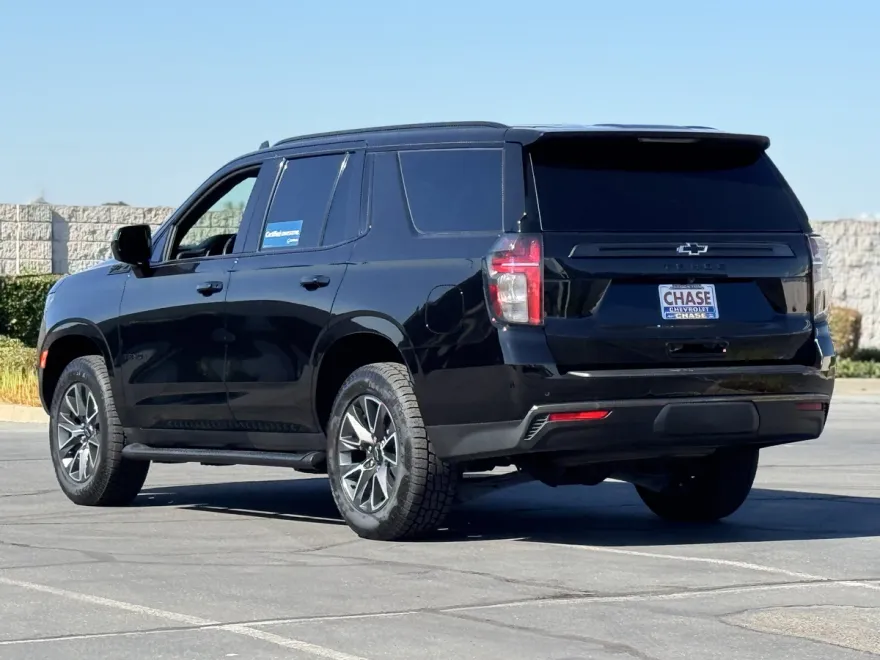 2021 Chevrolet Tahoe Z71 photo 1