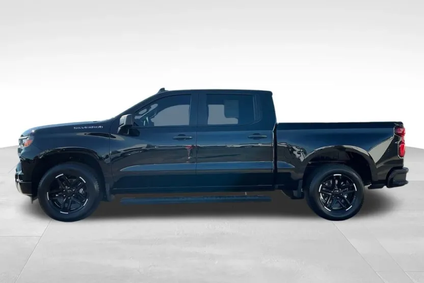 2024 Chevrolet Silverado 1500 Custom photo 1