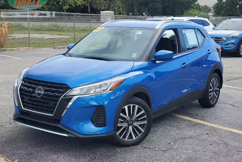 2023 Nissan Kicks SV photo 1