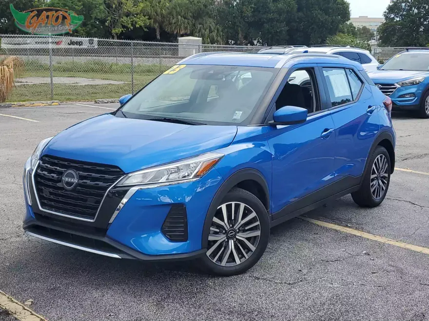 2023 Nissan Kicks SV photo 1