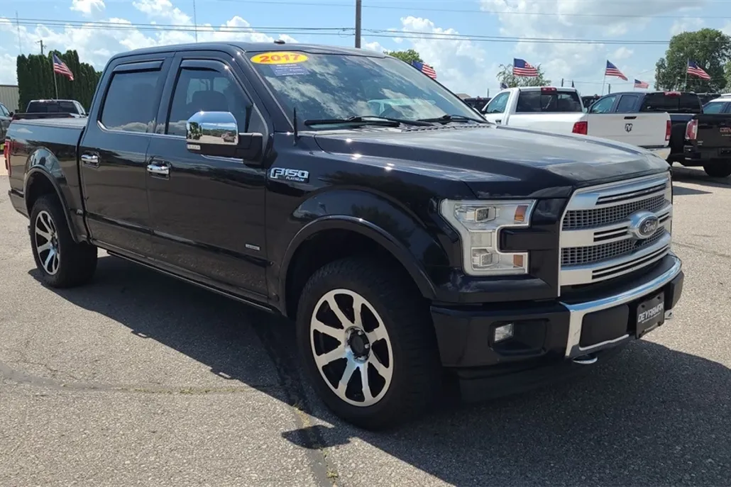 2017 Ford F-150 Platinum photo 1