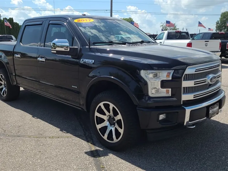2017 Ford F-150 Platinum photo 1