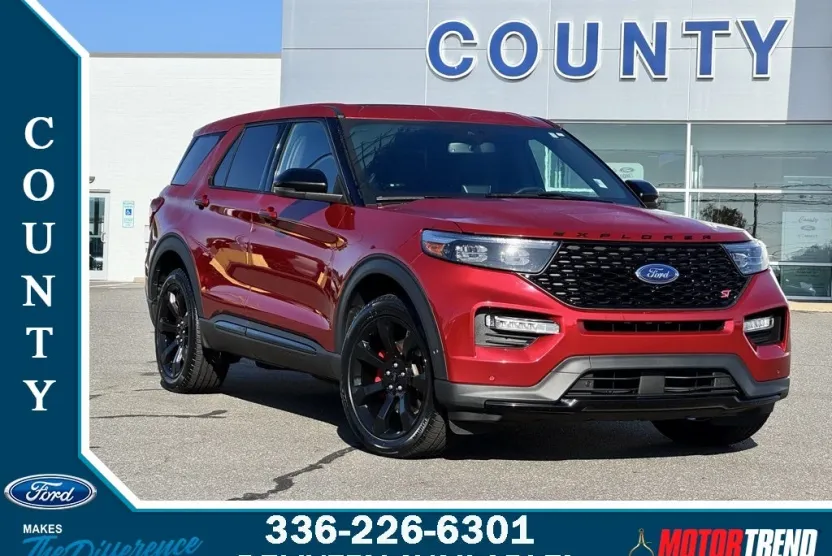 2022 Ford Explorer ST photo 1